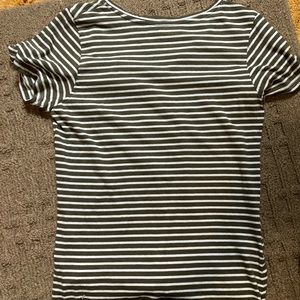 Striped v neck tee